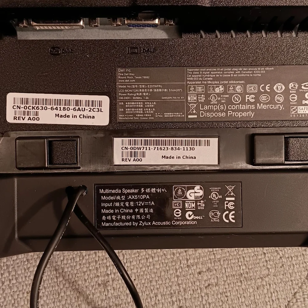 Dell LCD Widescreen Monitor w/ multimedia soundbar speakers